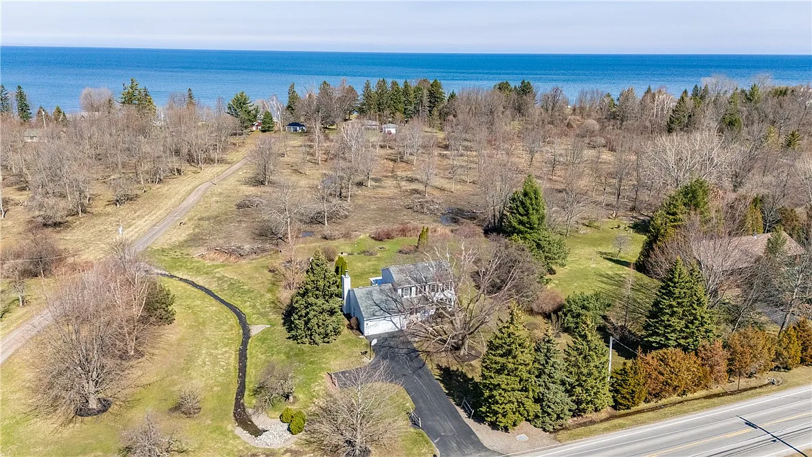 4637 Lake Rd photo 1