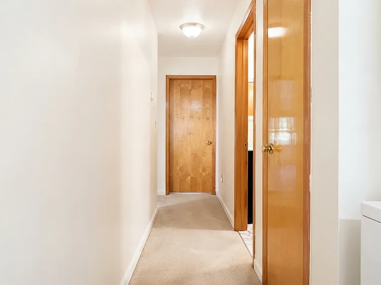 100 Hancock Ave — Photo 5