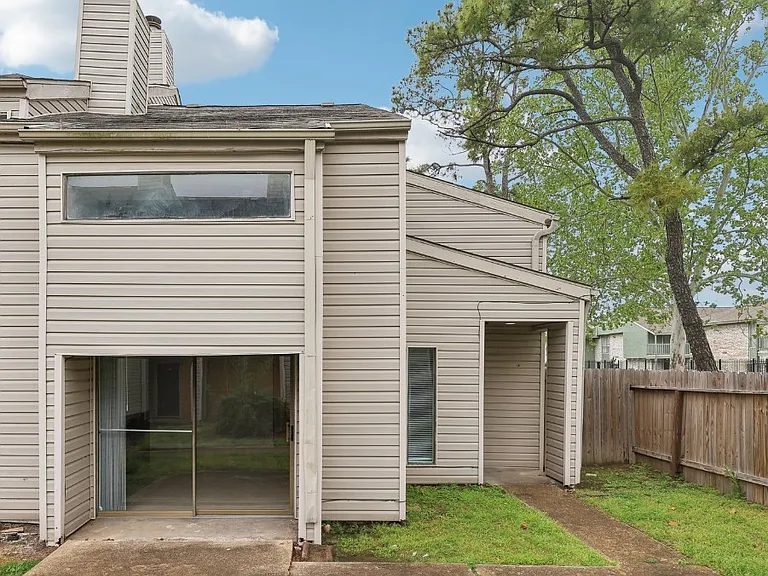 Golden Village Townhomes — Photo 43