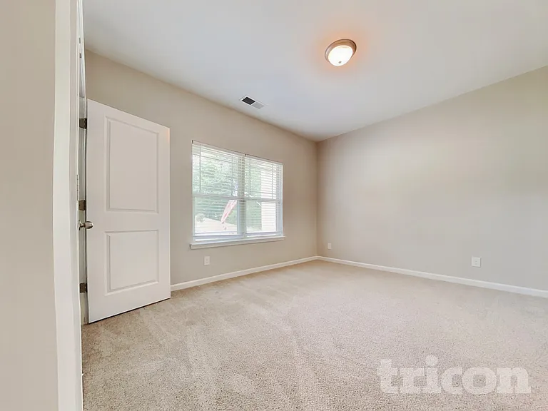 30 Fernwood Ct — Photo 11