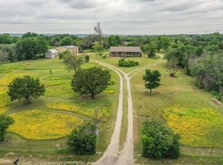 555 Embers Ln, Weatherford, TX 76085