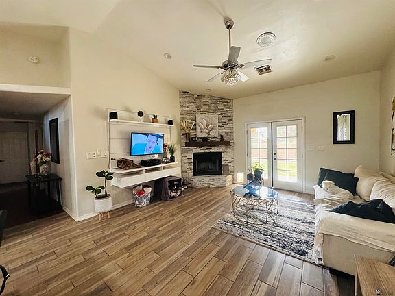 2nd image of 710 N Marshall Loop Rd