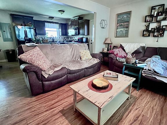 3rd image of 2074 Shelby Dr