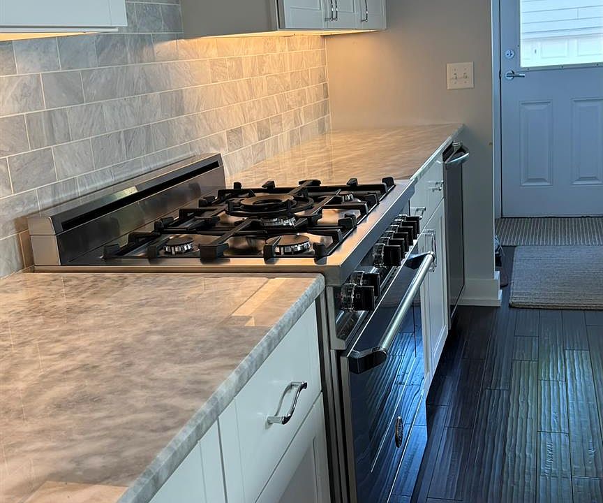 1186 Chapin Ave, photo 16