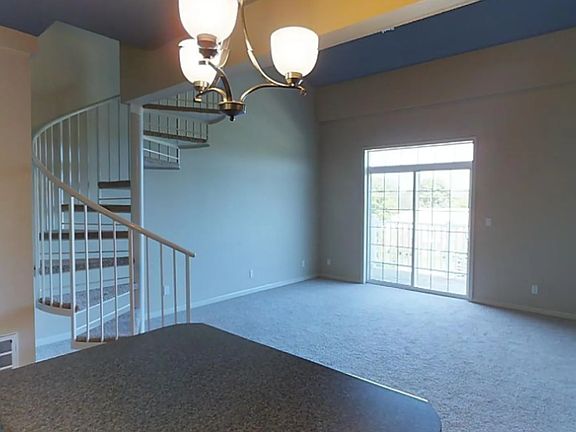 3rd image of 4503 Twain Cir #304-1