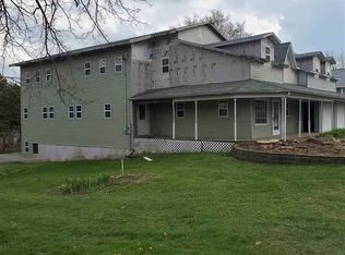 210 Courtland St, Warren, IL 61087