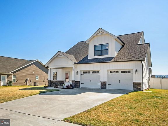 3rd image of 138 Lindburgh Dr