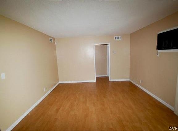 3rd image of 15127 Mystic St