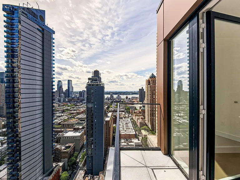 250 W 49th St #12703 — Photo 16