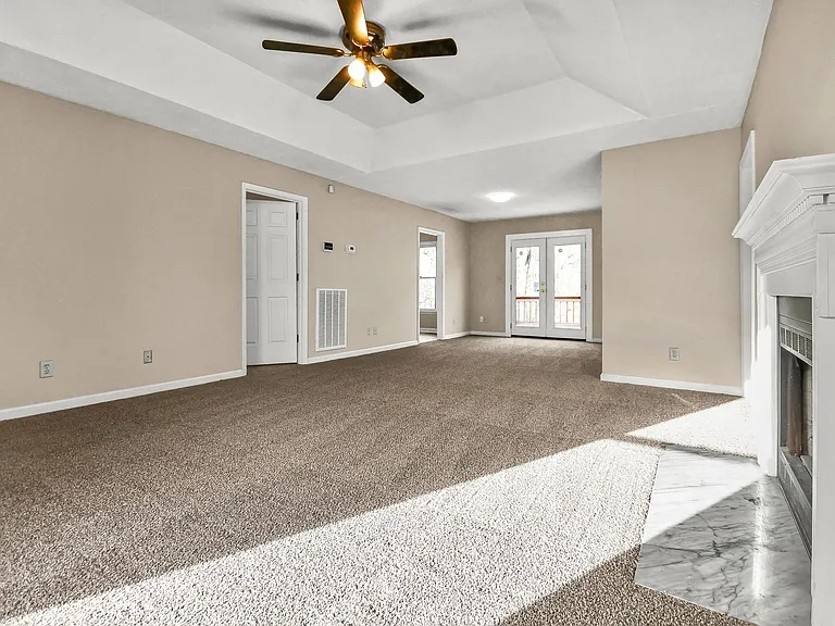 3416 Clearwater Dr — Photo 3