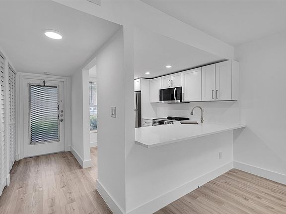 5th image of 5980 NW 64th Avenue #111