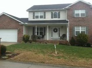4027 Farmington Dr, Hurricane, WV 25526