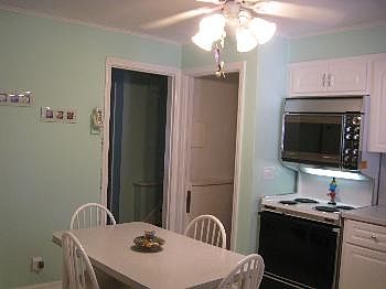 5th image of 49 Pleasant Ave