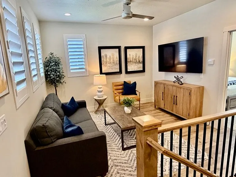 518 E Bailey Ln — Photo 10