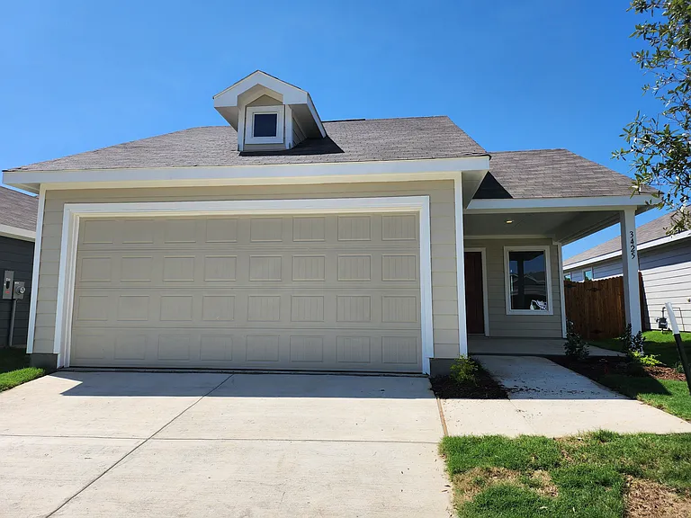 3425 Flicker Ln — Photo 2