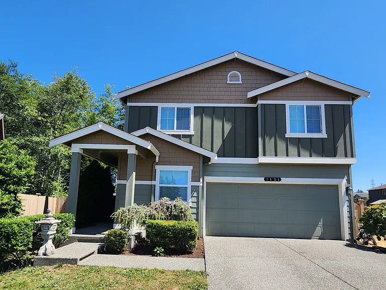 8431 10th Pl SE — Photo 1