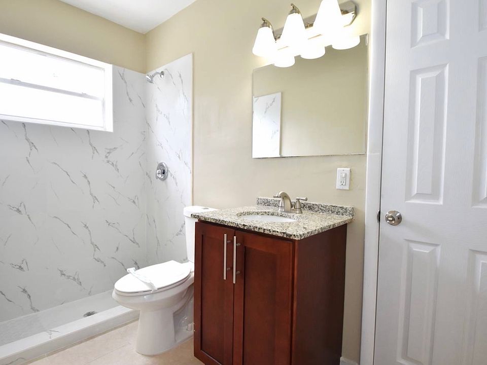 1st image of 1749 NE 158th St