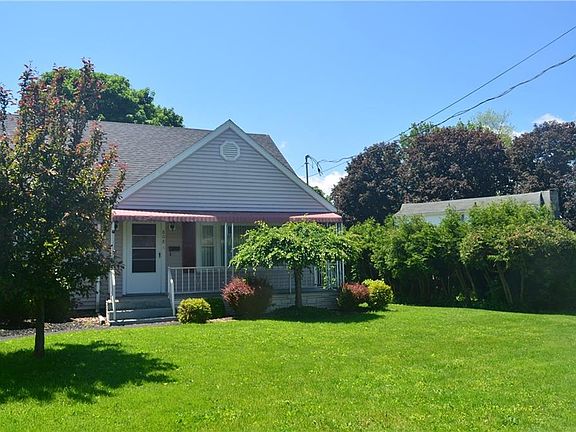 3rd image of 808 Van Buren St