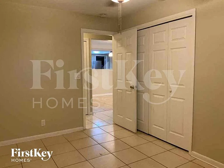 1302 Crest Dr — Photo 14