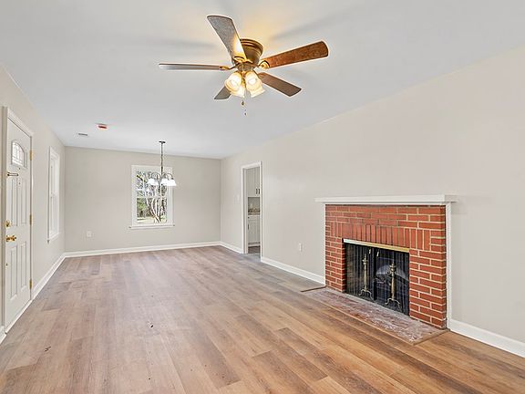 3rd image of 1002 Bucklevel Rd