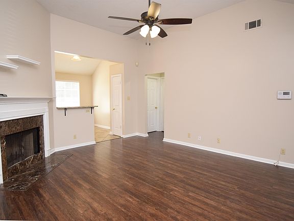 3rd image of 8465 Palm Springs Dr