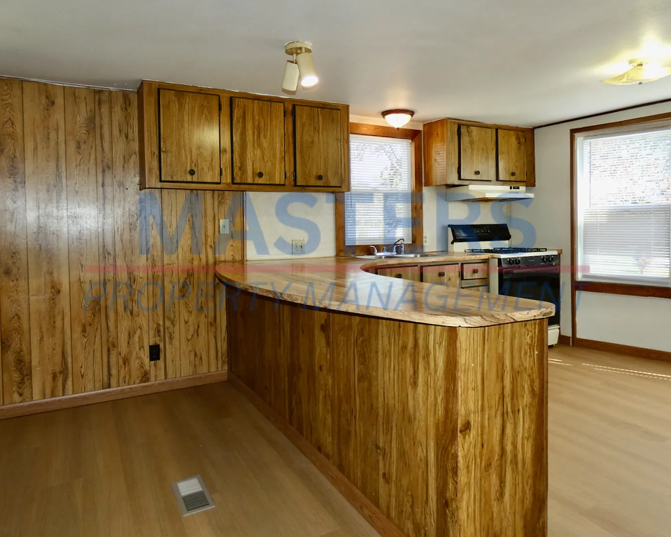 10635 Ford Rd — Photo 4