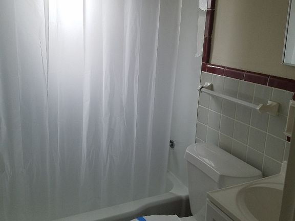 4th image of 1128 Madeleine Cir
