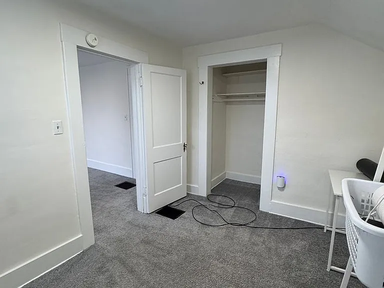 942 Woodlawn Ave — Photo 22