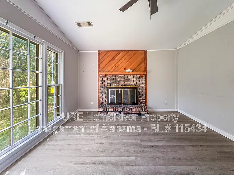 1701 Longmeadow Dr — Photo 5