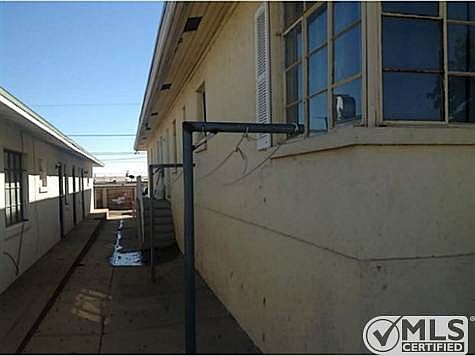 4th image of 4012 Porter Ave