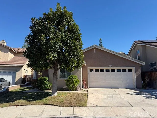 985 Toucan Ln