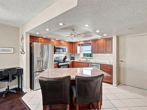 4th image of 4550 COVE CIRCLE #1009