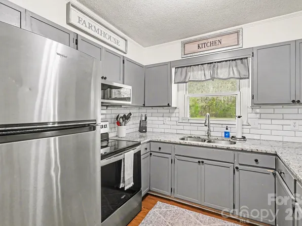225 Dulin Ave, Salisbury, NC 28146