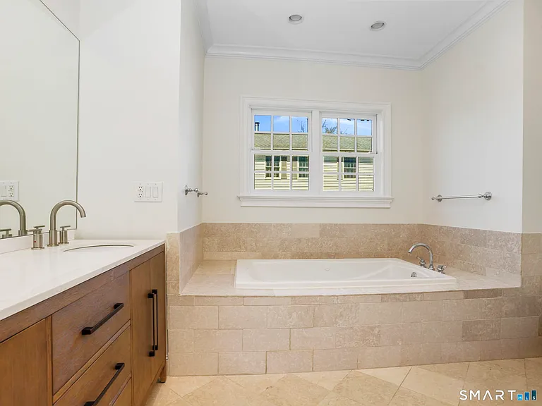 147 Holly Hill Ln #2 — Photo 17