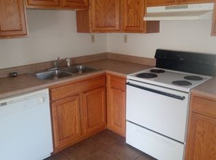 710 W College St APT 4, Carbondale, IL 62901