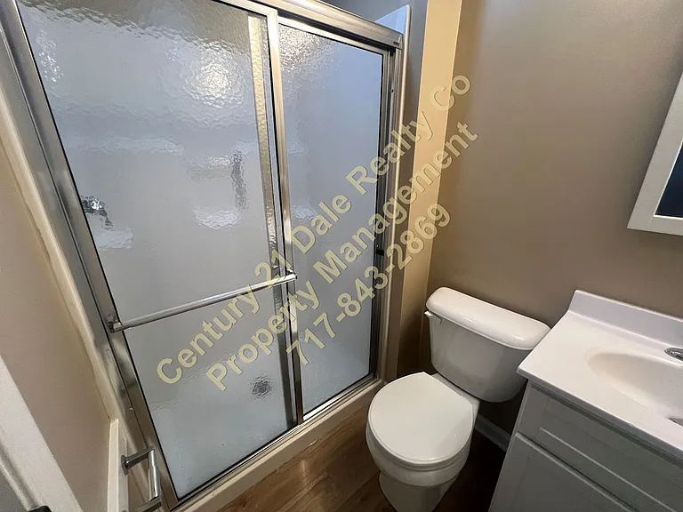 210 Royal Dr — Photo 20