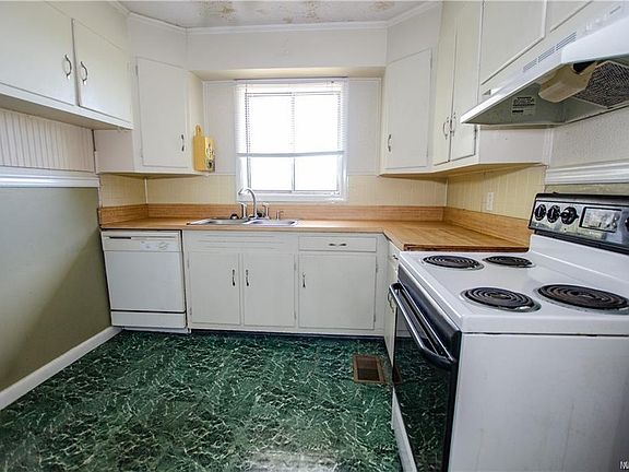 4th image of 313 King St