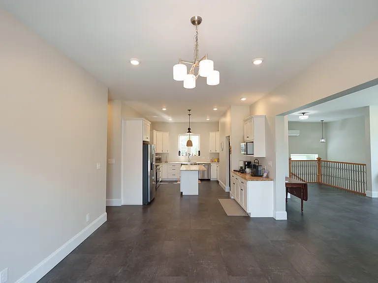 60 Madison Dr — Photo 12