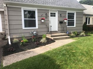 66 Abington Rd, Irondequoit, NY 14622
