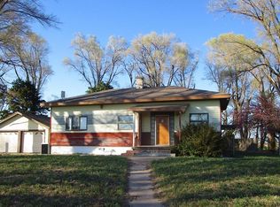 10608 E Trail West Rd, Burrton, KS 67020