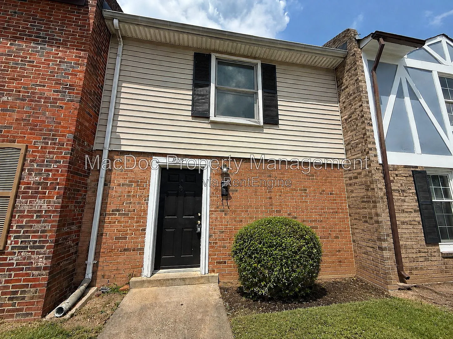 2 bed, 1.5 bath, 950 sqft, $1,645 — Photo 1