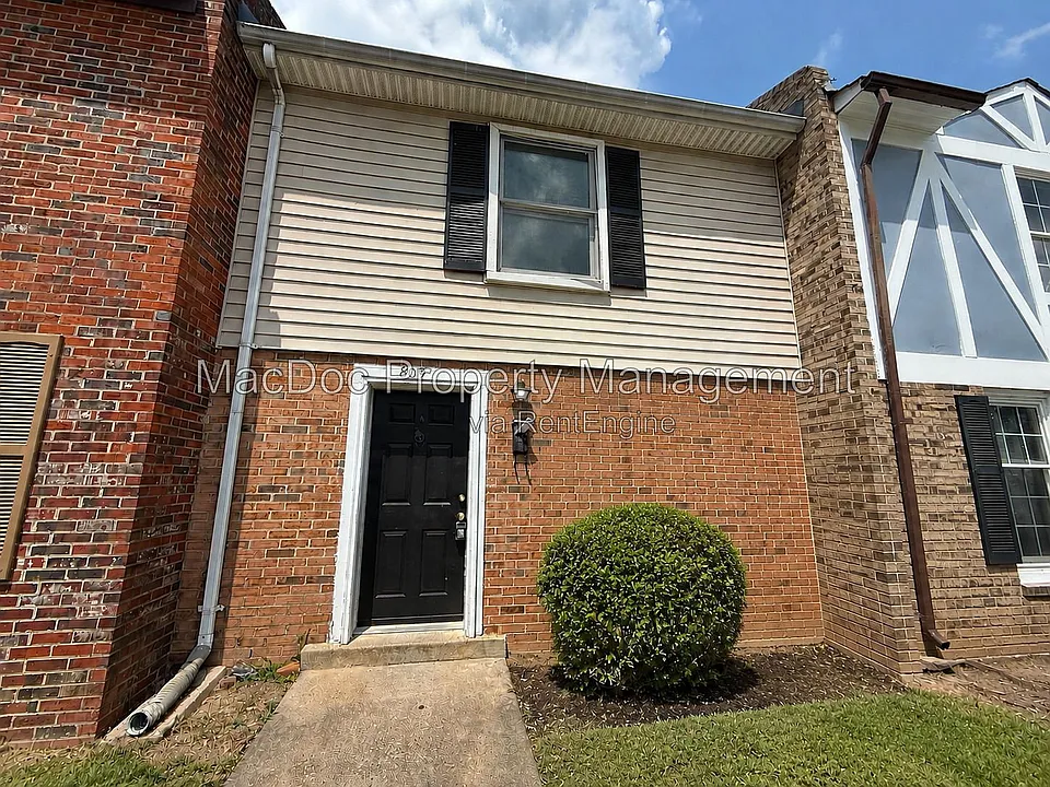 809 Denton Cir