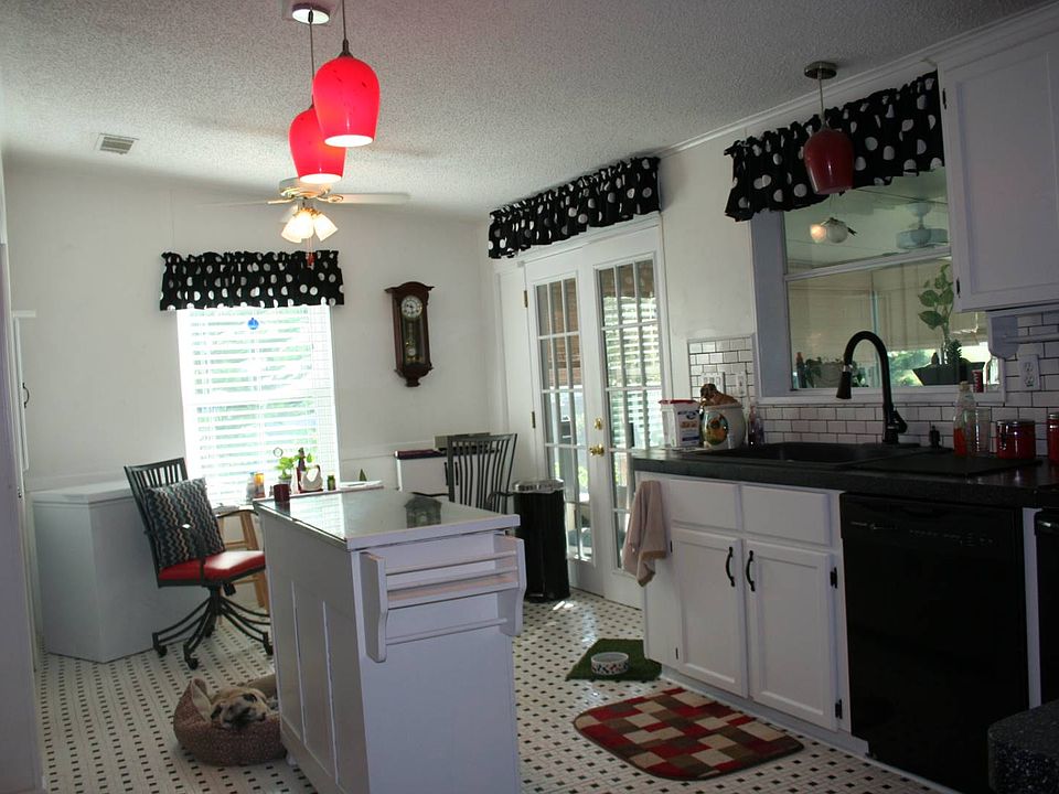 1st image of 617 Choo Choo Ln