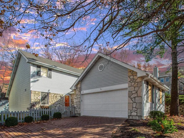 1594 Milbridge Dr, Chesterfield, MO 63017
