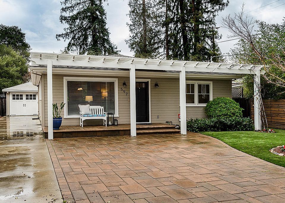 1st image of 597 Barron Ave