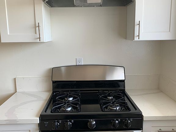 3rd image of 5530 Corteen Pl #13