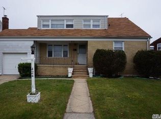 424 Long Beach Rd, Island Park, NY 11558