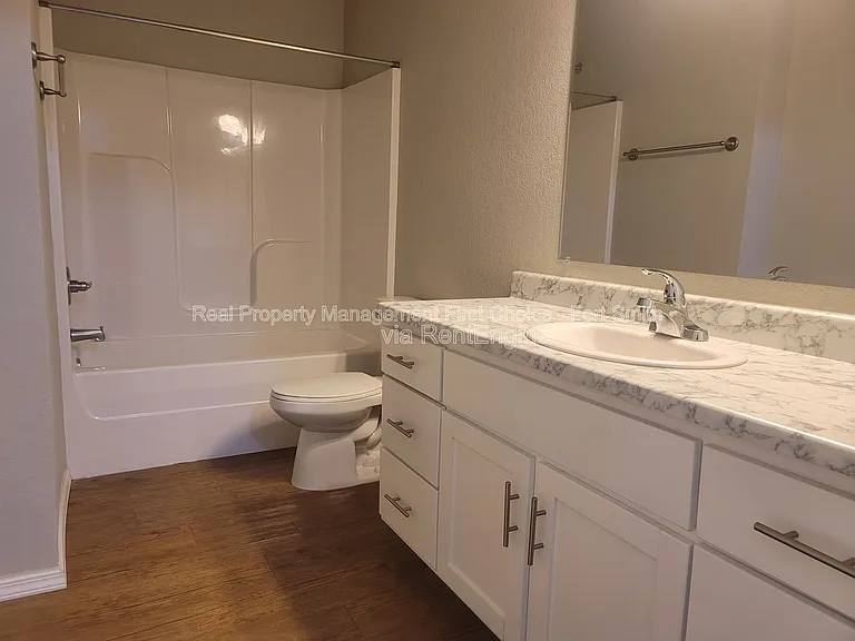 2100 Ingalls Ln #C — Photo 15