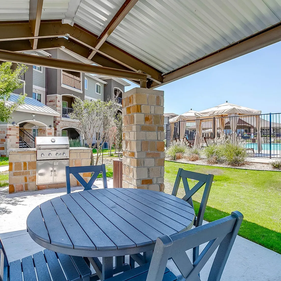 Lone Oak Apartments — Photo 4