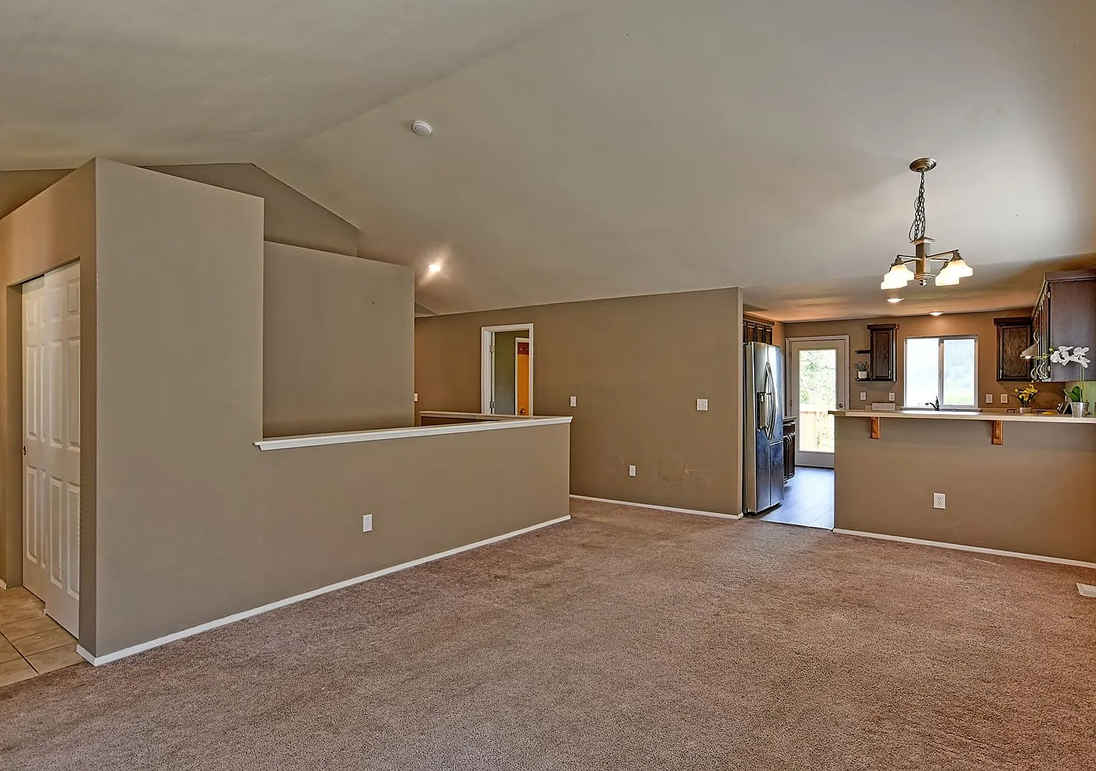 Rambler Style with Daylight Basement - Marysville — Photo 3